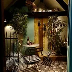 Bed & Breakfast Wood, Food & 3*