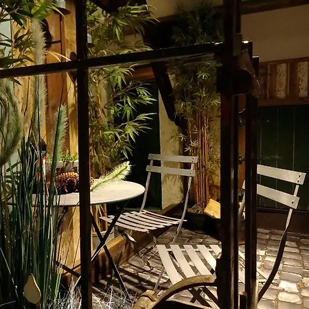 Wood, Food & 住宿加早餐酒店
