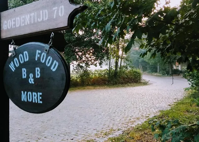 Panzió Wood, Food &