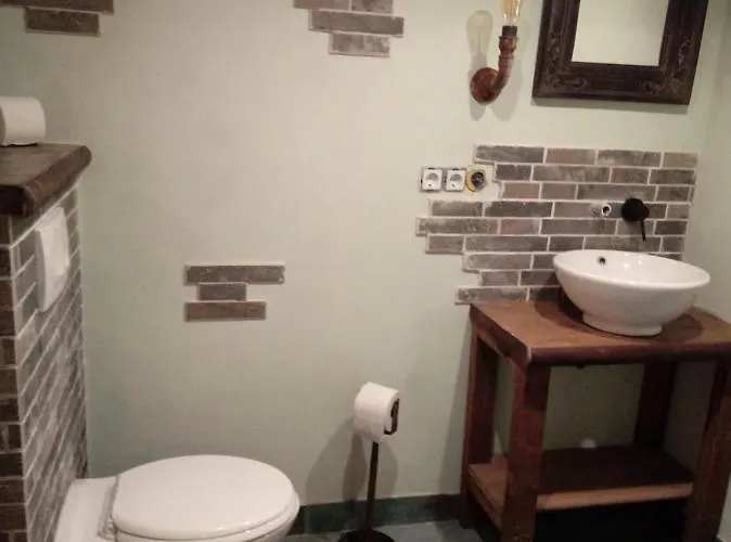 Panzió Wood, Food & Alphen